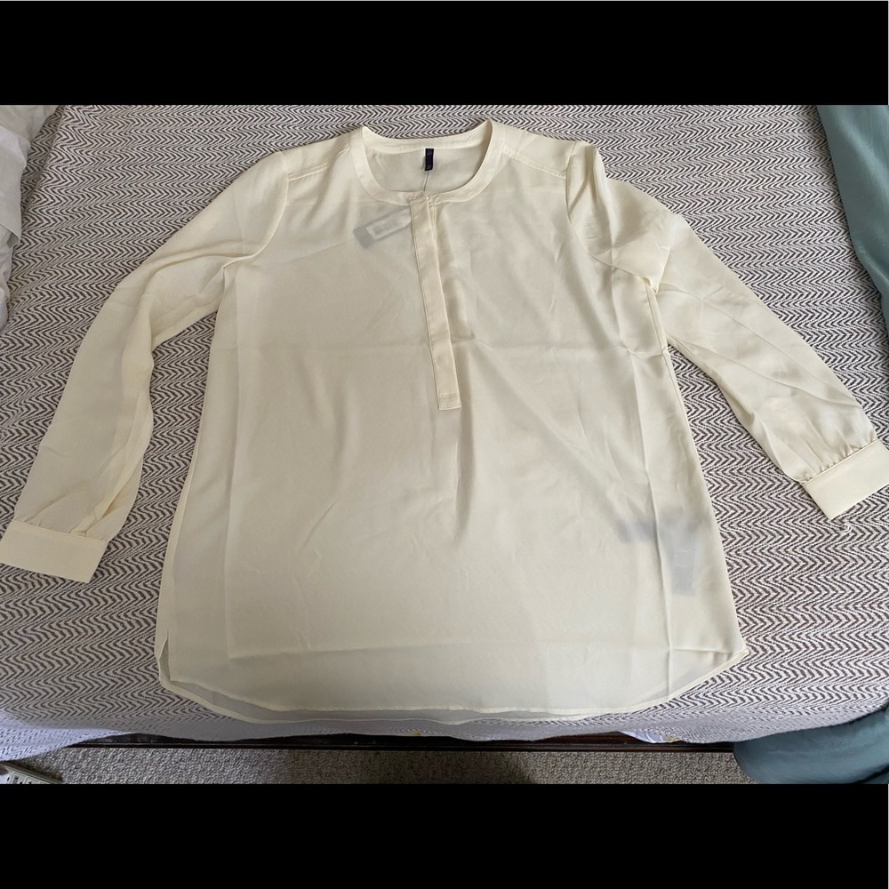 NYDJ vanilla tunic blouse New With Tag 🏷 Medium